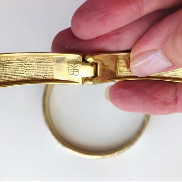 Bracelets - Picture 2 of 8